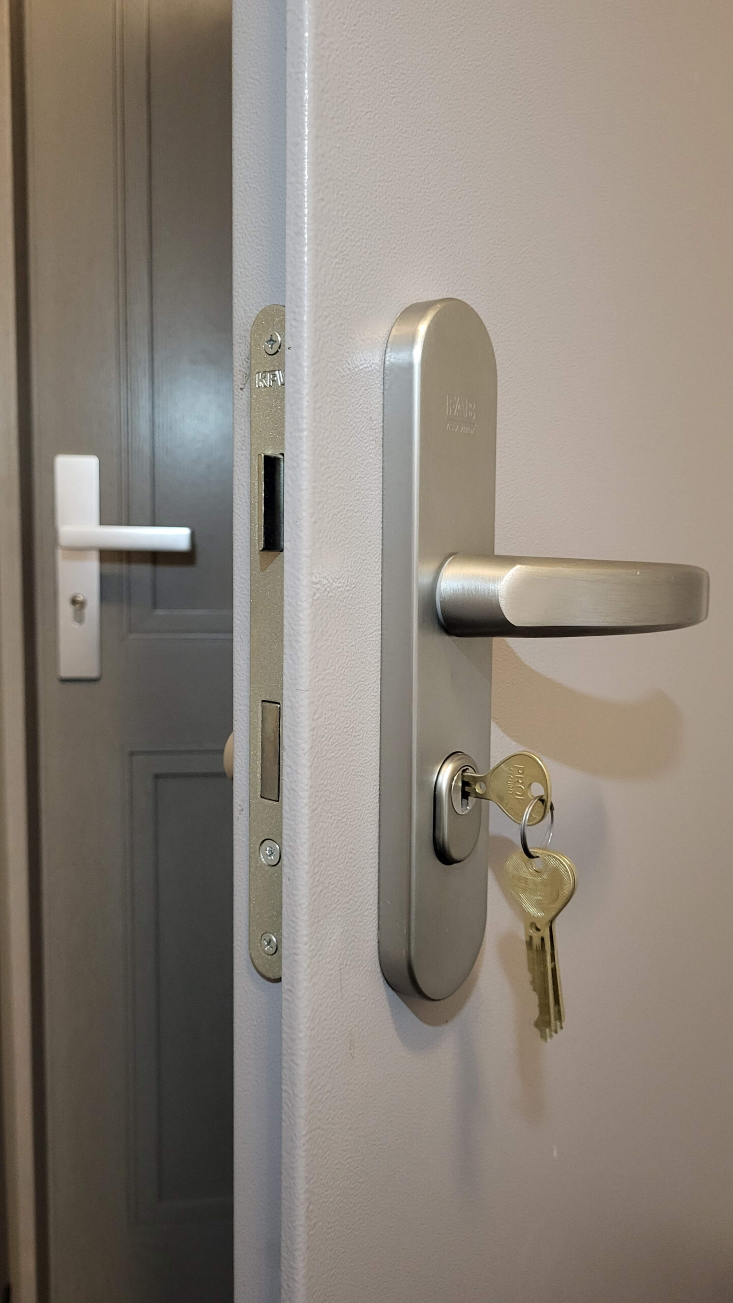 Secure lock with reinforced hardware and burglary protection