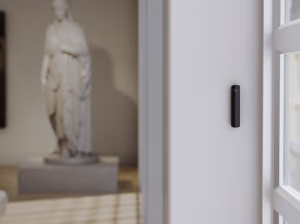 GlassProtect Jeweller Wireless glass break detector with a microphone
